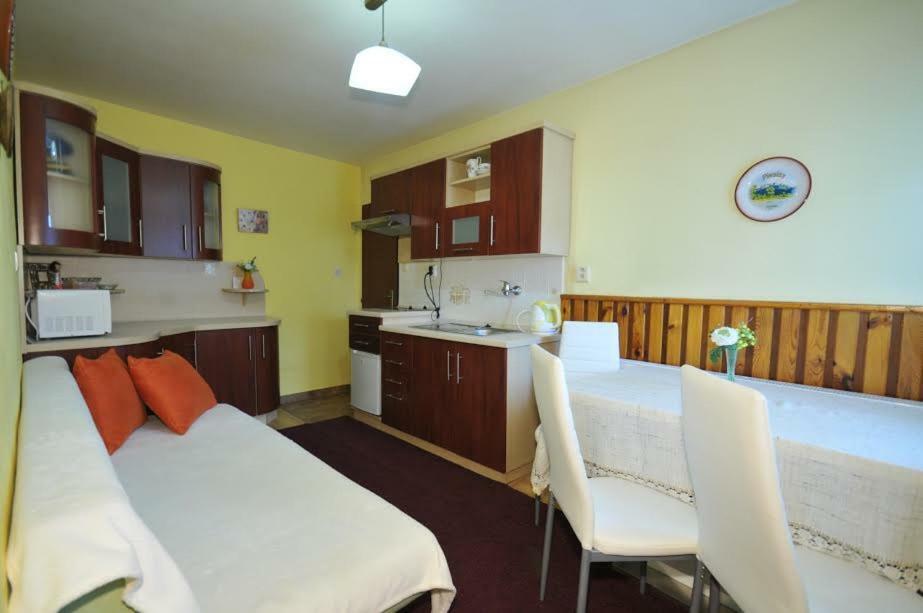 Apartmany Pod Troma Korunami Červený Kláštor Exteriér fotografie